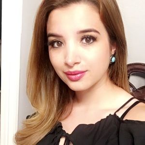 Meet your Posher, Alejandra